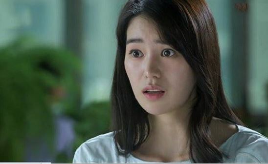 Nghi ngờ chị dâu lấy trộm thuốc bổ của bố, tôi lén lắp camera và tái mặt khi chứng kiến mọi chuyện trong nhà