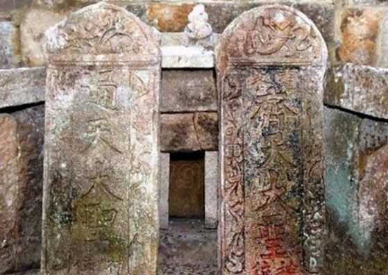 Tìm thấy lăng mộ của Tôn Ngộ Không và em trai, gậy Như Ý thực ra được làm từ sắt, dài 7 mét?