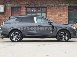 SUV dài hơn 4,8 mét, công suất 593 mã lực, tiết kiệm xăng hơn Honda Vision, giá gần 640 triệu đồng