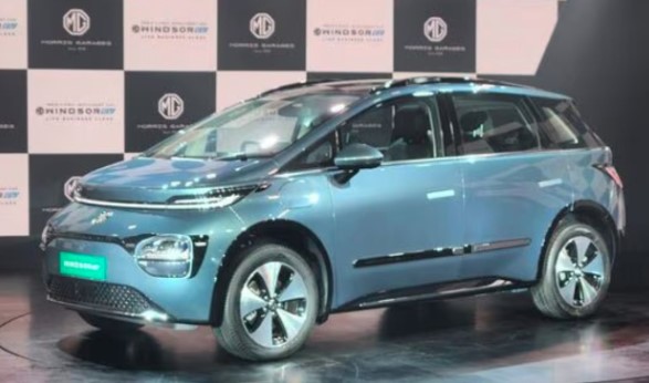 Mẫu xe điện giá rẻ 293 triệu đồng lập kỷ lục 15.000 đơn đặt hàng trong 24h đầu tiên, đe doạ "vua" doanh số