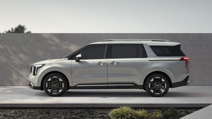 KIA ra mắt mẫu MPV 649,8 triệu đồng, chạy đua doanh số với Toyota Veloz Cross, Mitsubishi Xpander