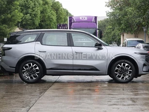 SUV 7 chỗ, thiết kế sang chảnh, công suất 252 mã lực, có phiên bản hybrid, giá 754 triệu đồng