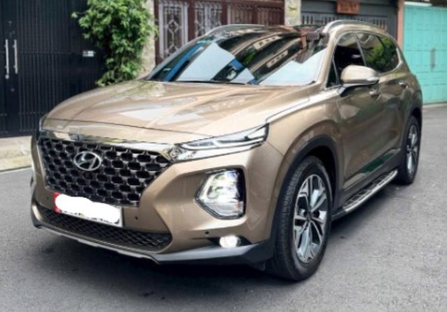 Hyundai Santa Fe Xăng Cao Cấp rao bán khó tin sau 4 năm lăn bánh