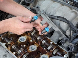 Những dấu hiệu nhận biết xe dùng xăng dởm