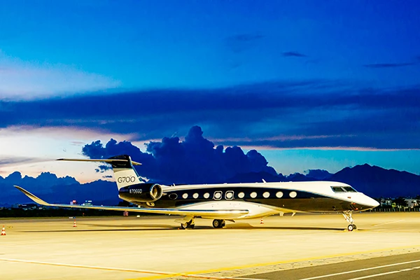 G700 - dòng chuyên cơ mới ra mắt năm nay của Gulfstream xuất hiện tại sân bay Đà Nẵng.