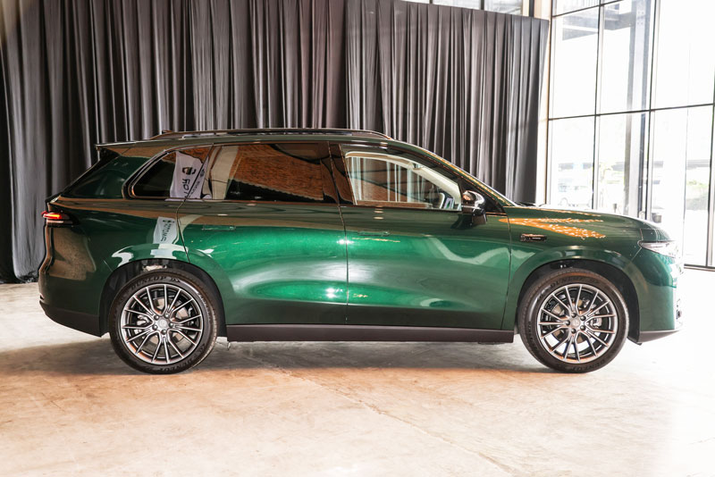 SUV dài hơn 4,7 mét, công suất 218 mã lực, giá 810 triệu đồng