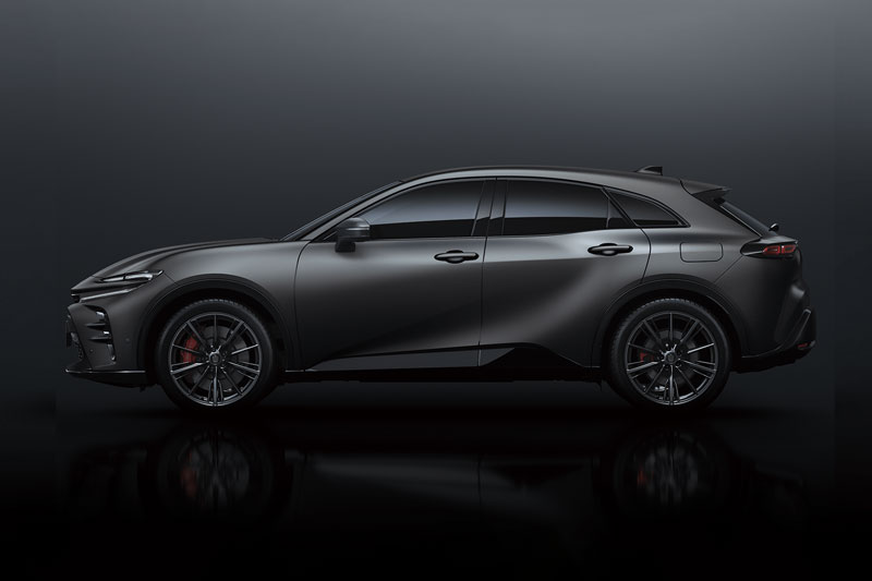 SUV Toyota ‘chất như nước cất’, công suất 302 mã lực, giá gần 1,3 tỷ đồng