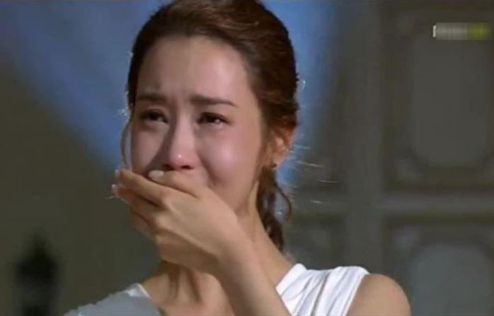 Nhận cuộc gọi thông báo mẹ chồng bị tai nạn khi đang bán hàng, nhưng khi chạy đến thì thấy sự thật lại hoàn toàn khác so với những gì tôi tưởng tượng