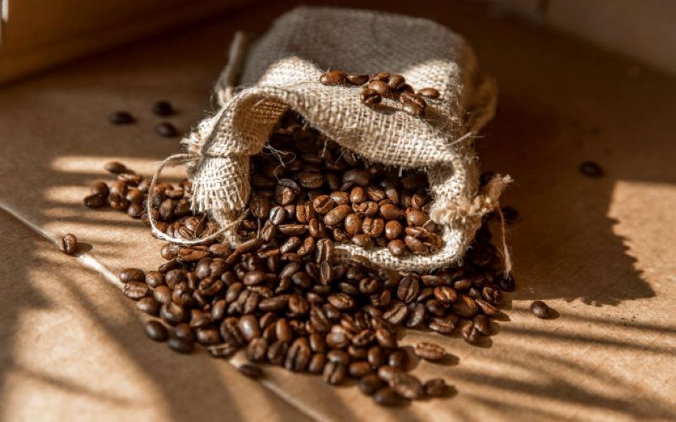 Giá nông sản ngày 19/10/2024: Giá cà phê và hồ tiêu sụt giảm mạnh tại các vùng trọng điểm