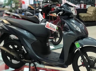 Giá xe Honda Vision giữa tháng 10/2024 giảm kịch sàn, giá rẻ hơn cả xe số Future hút khách Việt