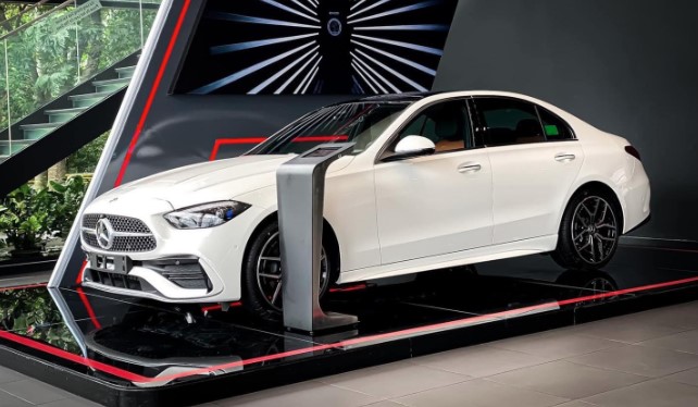 Mercedes-Benz C 300 AMG sắp có bản nâng cấp tại tại thị trường Việt Nam, giá hơn 2,1 tỷ đồng?