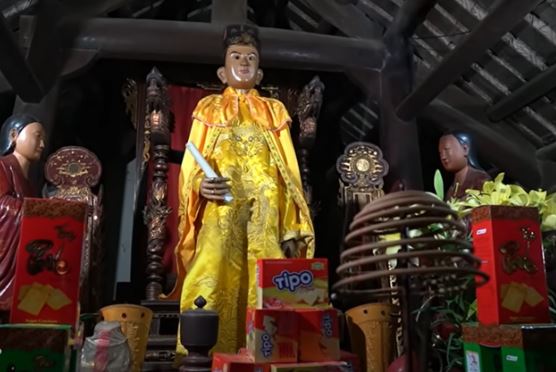 Bí ẩn pho tượng 700 tuổi ‘độc nhất vô nhị’ Việt Nam biết đứng lên ngồi xuống, làm bằng loại gỗ đặc biệt