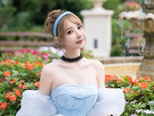Hot girl mặt xinh như búp bê, thân hình gợi cảm