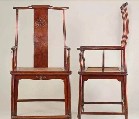 Ông lão nhặt được 2 chiếc ‘ghế mục’ ở đống phế liệu, nào ngờ lại là gỗ quý được định giá 75 tỷ đồng