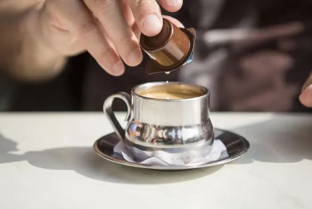 4 cách uống cà phê khiến tuổi thọ bị "rút ngắn", sức khỏe suy giảm