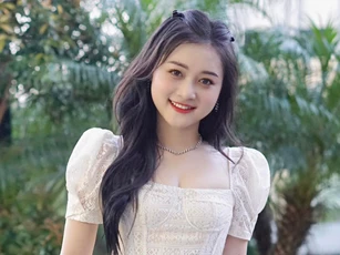 Hot girl Thái Bình nổi tiếng với vẻ đẹp làm say đắm lòng người và tài năng đa dạng