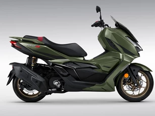 Xe tay ga 300 phân khối, phanh ABS 2 kênh, trang bị TSC, giá rẻ hơn Honda SH 125i