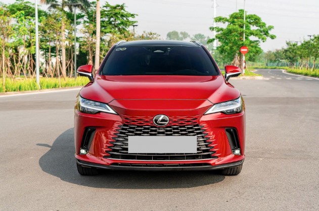 SUV hạng sang Lexus RX 350 rao bán với giá bao nhiêu sau 1 năm lăn bánh?