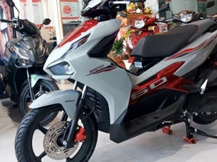 Giá xe Honda Air Blade 2025 cuối tháng 10/2024 giảm cực sâu, hút khách Việt vì giá rẻ như 'cho'
