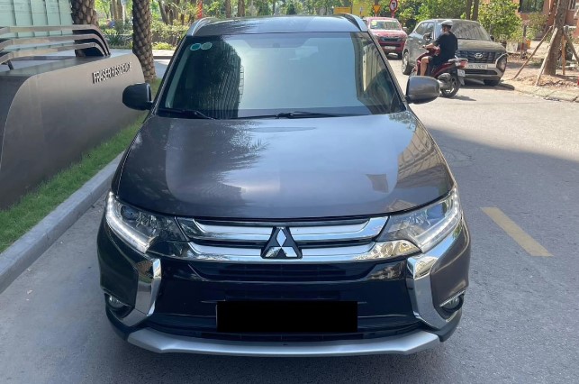 Hàng hiếm Mitsubishi Outlander sử dụng 8 năm được rao bán với giá ngang Hyundai Grand i10