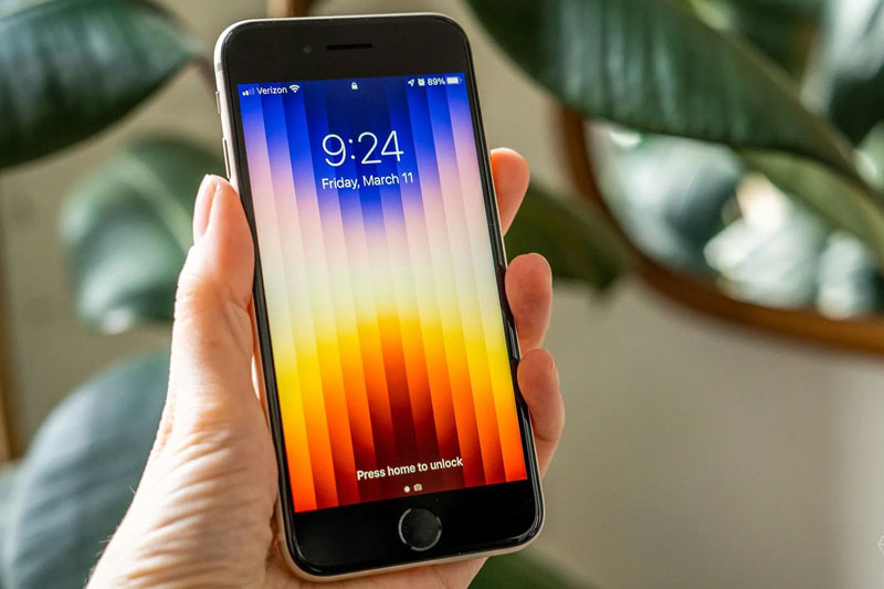 Smartphone nhỏ gọn có chip A15 mạnh ngang iPhone 13 Pro Max: Camera xóa phông đỉnh cao, giá bán cực rẻ