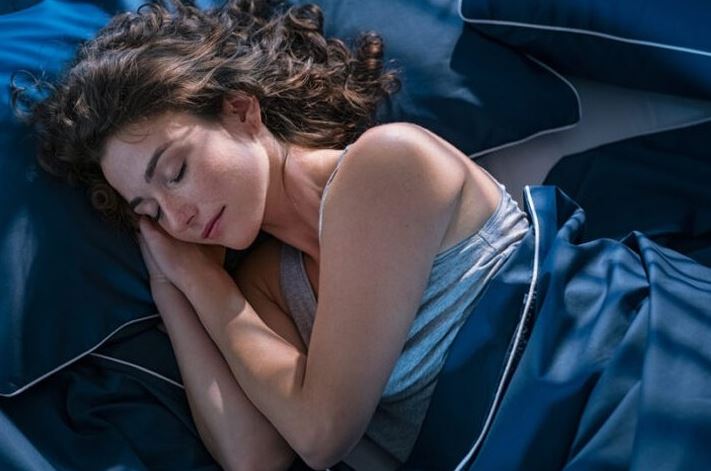 Nh&#x1EEF;ng ng&#x1B0;&#x1EDD;i ph&#x1EE5; n&#x1EEF; c&#xF3; tu&#x1ED5;i th&#x1ECD; ng&#x1EAF;n &#x111;&#x1EC1;u c&#xF3; chung 4 &#x111;&#x1EB7;c &#x111;i&#x1EC3;m v&#xE0;o ban &#x111;&#xEA;m: Ai c&#x169;ng c&#x1EA7;n &#x111;&#x1ECD;c &#x111;&#x1EC3; k&#x1ECB;p thay &#x111;&#x1ED5;i!