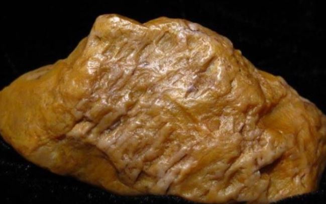 Người nông dân đào măng ‘trúng số’ khi đụng phải hòn đá có giá gần 2.000 tỷ đồng