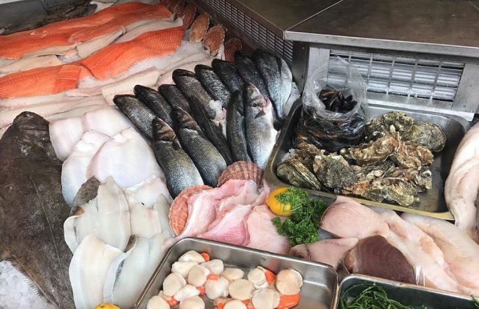 Có cần rửa lại thịt, cá mua ở siêu thị? Chuyên gia tiết lộ 1 thói quen tưởng sạch nhưng làm tăng nguy cơ nhiễm khuẩn