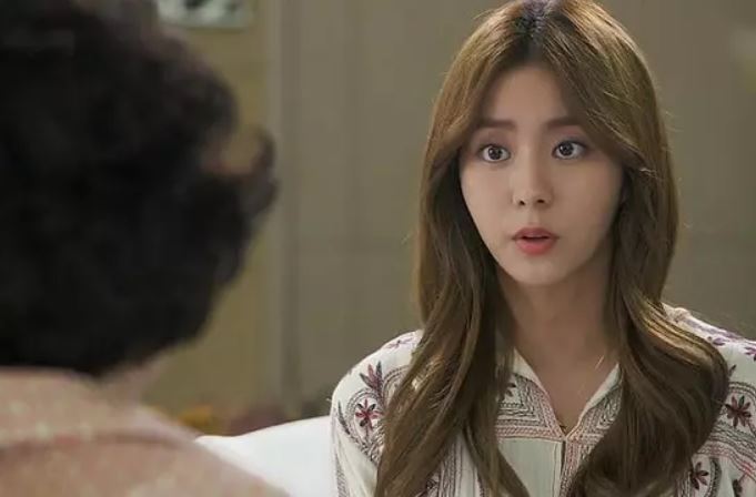 Nàng dâu “cao tay” xử lý mẹ chồng khiến bà tái mặt: Bế con đi chơi, lúc về chỉ còn mâm cơm hoang tàn và màn phản ứng bất ngờ