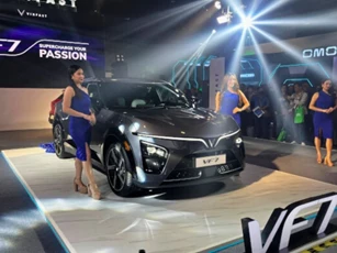 SUV điện VinFast VF 7 chính thức ra mắt tại Philippines