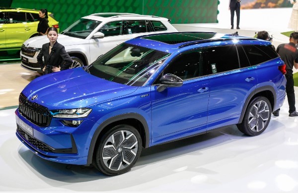 Skoda Kodiaq 2024 trình làng khách Việt, cạnh tranh với Ford Everest