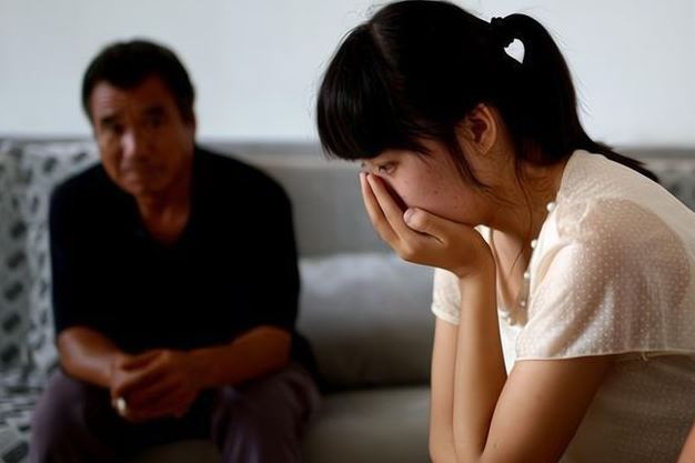 Ngày bé phải nghỉ học để nhường cho anh trai, đến khi lấy chồng vẫn chu cấp 3 triệu mỗi tháng cho mẹ, nhưng tôi không thể đổi lại sự thật lòng của gia đình