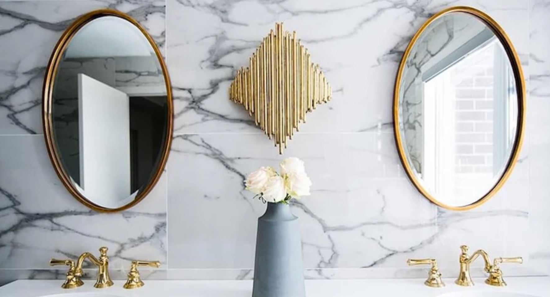 Mẹo giữ gương phòng tắm luôn sáng bóng