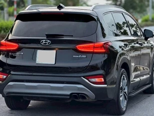 Hyundai Santa Fe máy dầu 2020 rao bán khó tin trên sàn xe cũ