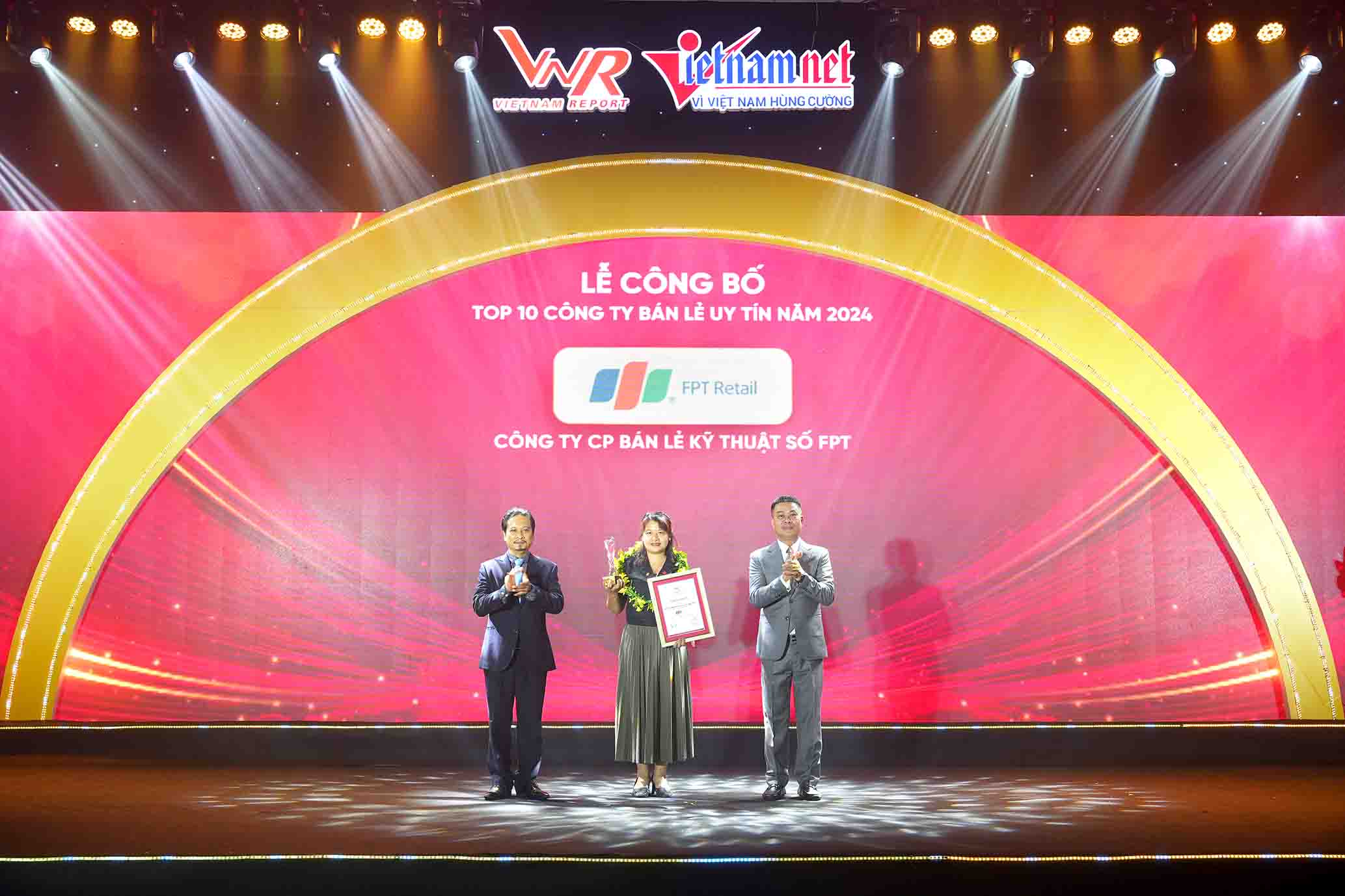 FPT Retail được vinh danh top 10 công ty bán lẻ uy tín