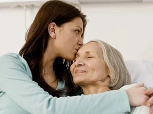 Hối hận khi biết cha mẹ già bị "bủa vây" bởi những vụ lừa đảo