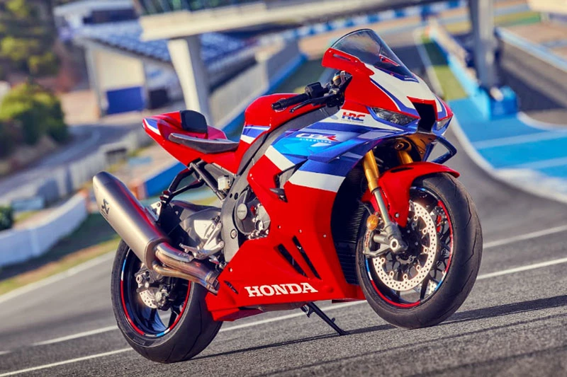 Honda CBR1000RR-R Fireblade 2024.