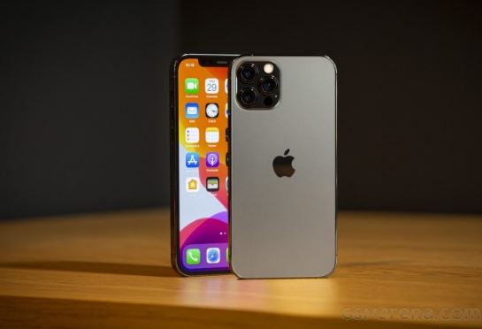 Đây là iPhone 3 mắt Pro, có 5G giá rẻ nhất Việt Nam, thiết kế, trang bị ngon chẳng kém iPhone 16 Pro