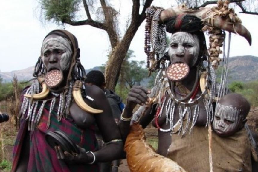 Nghệ thuật tô vẽ độc đáo của thổ dân châu Phi