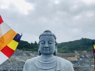 Bức tượng duy nhất tại Việt Nam được làm từ nguyên liệu đặc biệt, cao tới 65m
