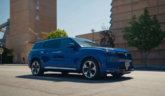 SUV cỡ lớn ngày càng chăm chút cho thị trường Việt: Toàn tên tuổi hot, xe Việt full công nghệ, giá lại mềm hơn hẳn