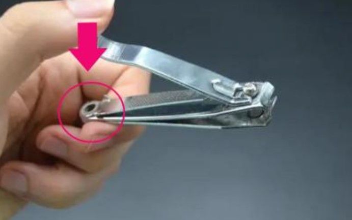 Hôm nay, tôi mới phát hiện lỗ nhỏ trên bấm móng tay còn có 5 chức năng thực tế tiềm ẩn, bạn sẽ được hưởng lợi từ chúng nếu học sớm