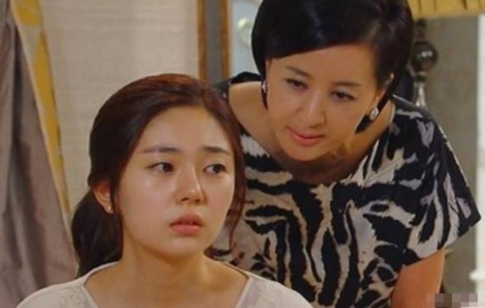 Câu chuyện buồn của nàng dâu trẻ: Sổ tiết kiệm 100 triệu của cháu trai và nỗi lòng chất chứa suy tư