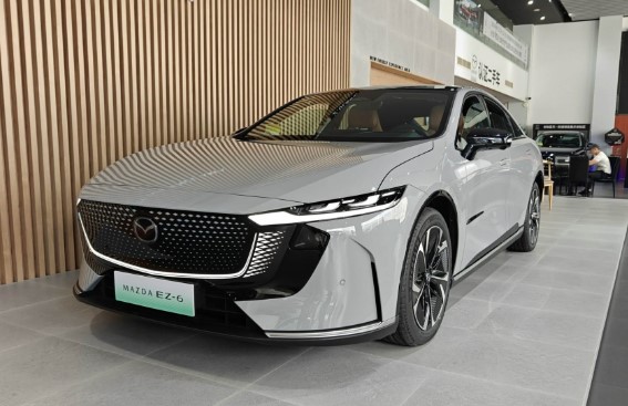 Mazda EZ-6 ra mắt: Sedan điện ngang cỡ Toyota Camry, chạy tối đa 600 km/sạc
