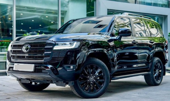 Hàng hiếm Toyota Land Cruiser độ nội thất thương gia bất ngờ rao bán đắt hơn cả Lexus RX