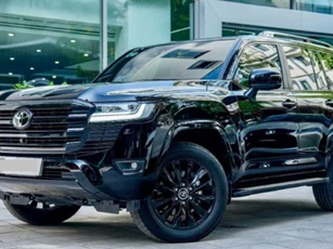 Hàng hiếm Toyota Land Cruiser độ nội thất thương gia bất ngờ rao bán đắt hơn cả Lexus RX