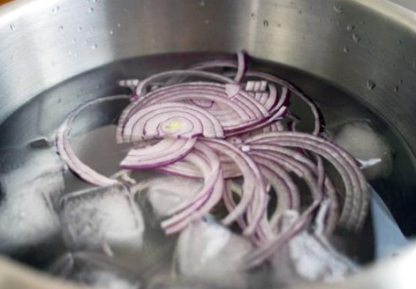 7 mẹo giúp hành tây, hành tím bớt hăng trong tích tắc mà không hề mất đi hương vị, vẫn thơm ngon và giòn ngọt