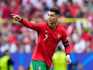 Top 10 VĐV thể thao có thu nhập 'khủng' nhất năm 2024: Ronaldo vô đối