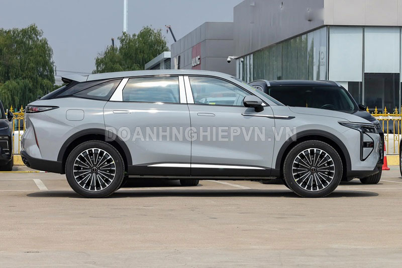 SUV công suất 610 mã lực, ‘uống xăng như ngửi’, giá gần 790 triệu đồng, so kè cùng Hyundai Santa Fe