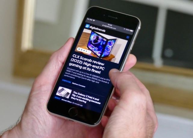 Chiếc iPhone SE này mạnh ngang iPhone 13 Pro Max, ra mắt chưa quá lâu, có 5G, mượt ngang iPhone 16